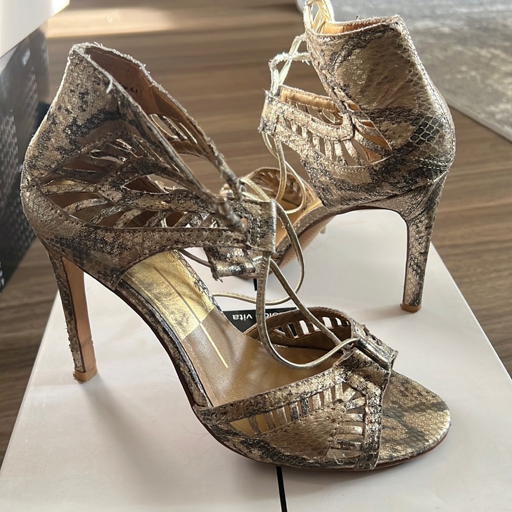 Dolce vita gold snakeskin leather henlie sandal